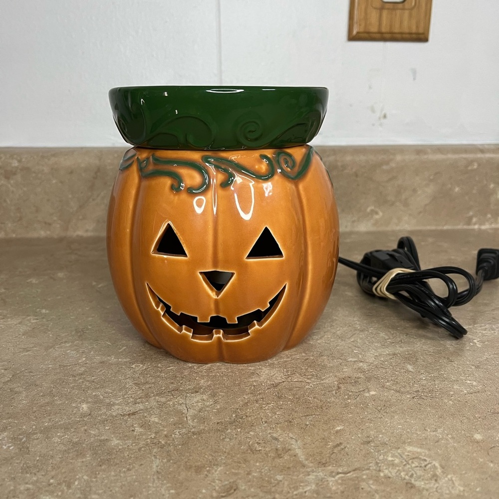Scentsy Jack O Lantern Pumpkin Warmer